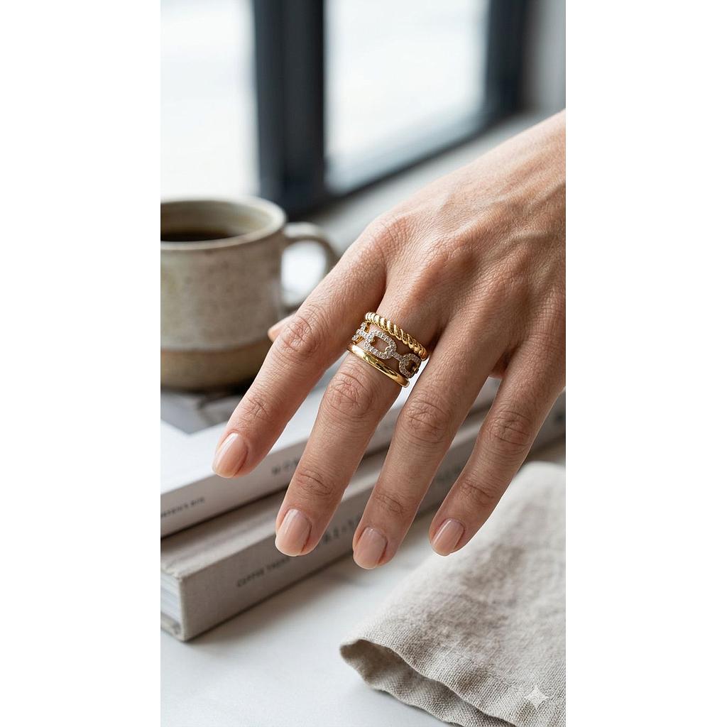 ANILLO GOLD Y SILRVER EN MEDIO